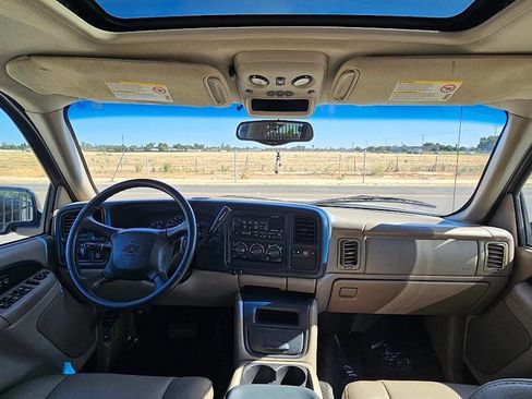 Used 2002 Chevrolet Avalanche 2WD w/ Convenience Pkg image 9