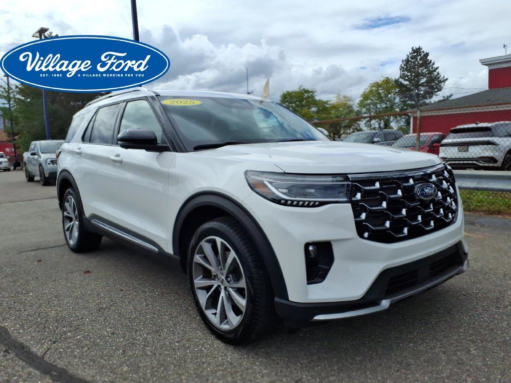 Certified 2025 Ford Explorer Platinum w/ Ultimate Package AWD/4WD image 4