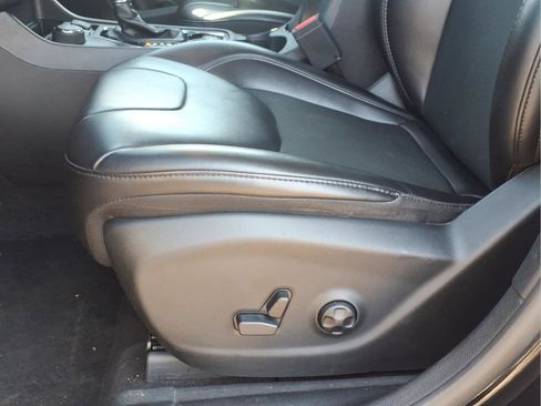 Used 2019 Jeep Cherokee Latitude Plus image 13