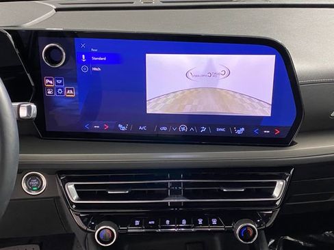 Certified 2025 Chevrolet Traverse LT image 23