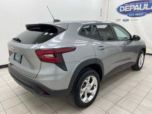 Used 2024 Chevrolet Trax LS w/ LS Convenience Package FWD image 20