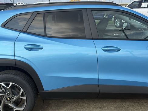New 2026 Chevrolet Trax LT w/ Sunroof Package image 9