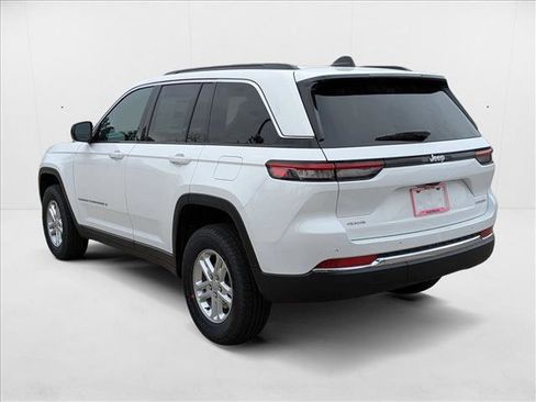 New 2025 Jeep Grand Cherokee Laredo w/ Luxury Tech Group I image 9