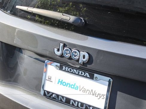 Used 2022 Jeep Renegade Latitude AWD/4WD image 11