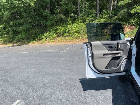 Used 2025 GMC Hummer EV 3X w/ Extreme Off-Road Package AWD/4WD image 13