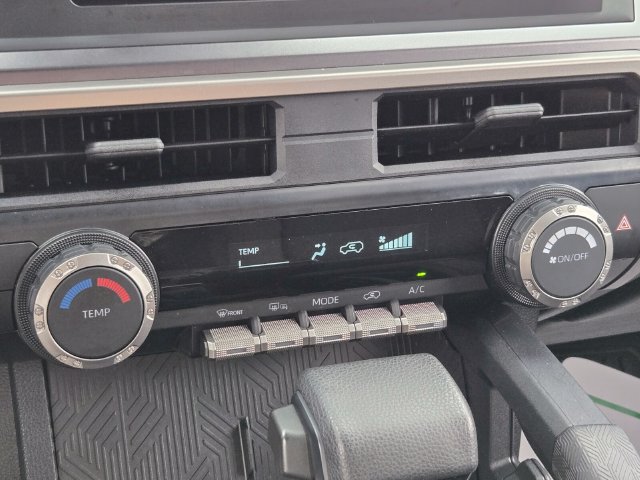 Used 2025 Toyota 4Runner SR5 AWD/4WD image 25