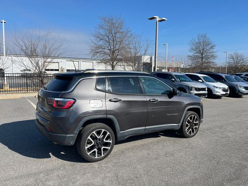 Used 2018 Jeep Compass Limited image 9
