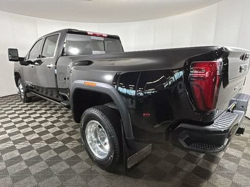 Used 2025 GMC Sierra 3500 Denali Ultimate AWD/4WD image 4