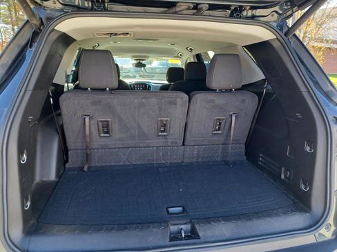 Used 2020 Chevrolet Traverse LT w/ Driver Confidence II Package image 18