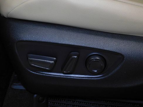 Used 2021 Toyota Sienna XLE image 30