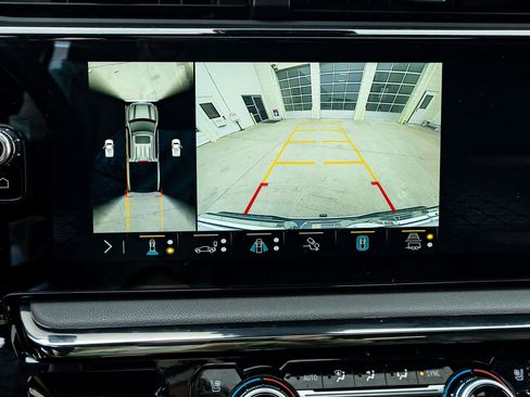 Used 2023 GMC Sierra 1500 AT4 w/ AT4 Premium Package image 28