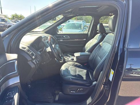 Used 2018 Ford Explorer Platinum AWD/4WD image 11