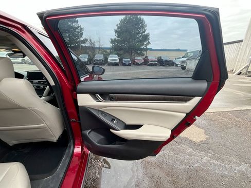 Used 2019 Honda Accord Touring image 22