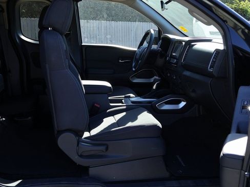 Used 2024 Nissan Frontier SV w/ Technology Package image 8