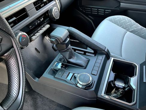 Used 2026 Toyota Tacoma SR5 AWD/4WD image 19
