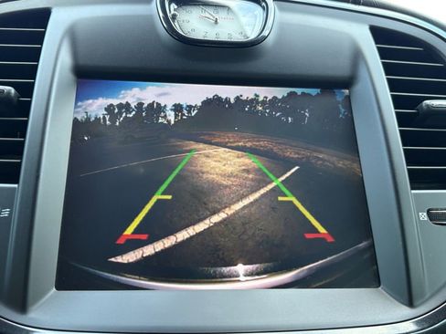 Used 2013 Chrysler 300 C image 20