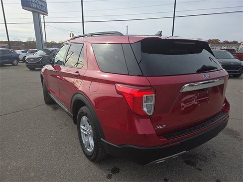 Certified 2022 Ford Explorer XLT w/ Equipment Group 202A image 26