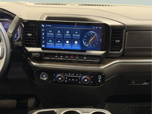 Used 2024 Chevrolet Silverado 1500 LT AWD/4WD image 29