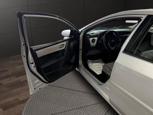 Used 2017 Toyota Corolla LE w/ Carpet Mat Package (TMS) FWD image 16
