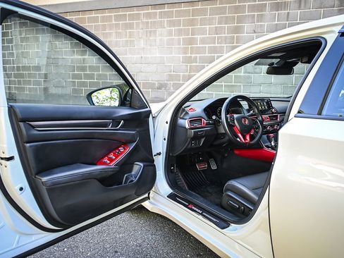 Used 2019 Honda Accord Sport image 7