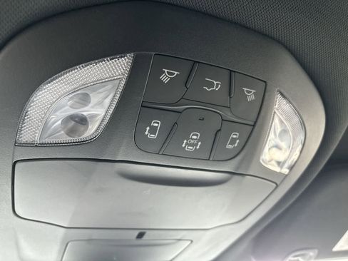 Used 2023 Chrysler Pacifica Touring-L w/ S Appearance Package image 23