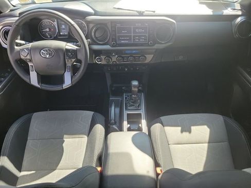 Used 2022 Toyota Tacoma TRD Sport w/ Technology Package image 14