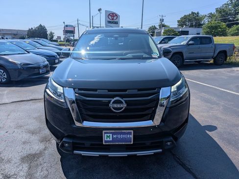 Used 2022 Nissan Pathfinder Platinum w/ Cargo Package AWD/4WD image 12
