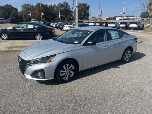 New 2025 Nissan Altima 2.5 S image 3