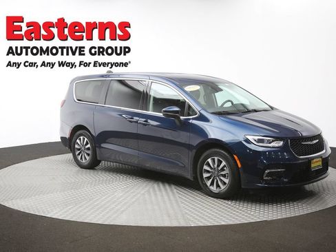 Used 2023 Chrysler Pacifica Touring-L FWD image 51