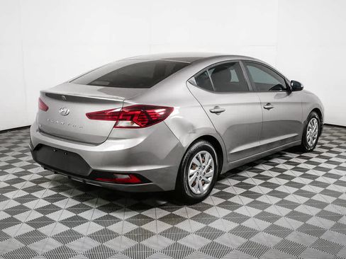 Used 2020 Hyundai Elantra SE w/ Cargo Package (C1) FWD image 3