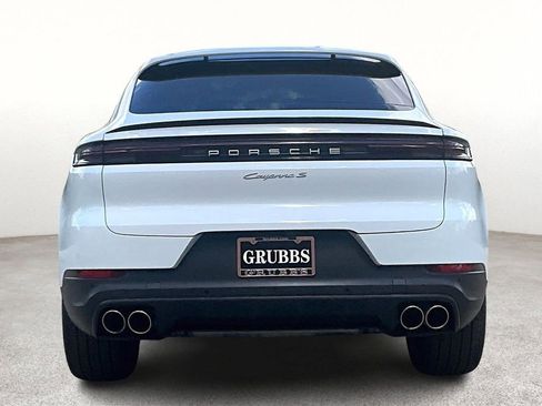 Used 2024 Porsche Cayenne S AWD/4WD image 7