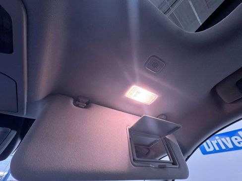 Used 2024 Toyota Highlander Platinum image 33