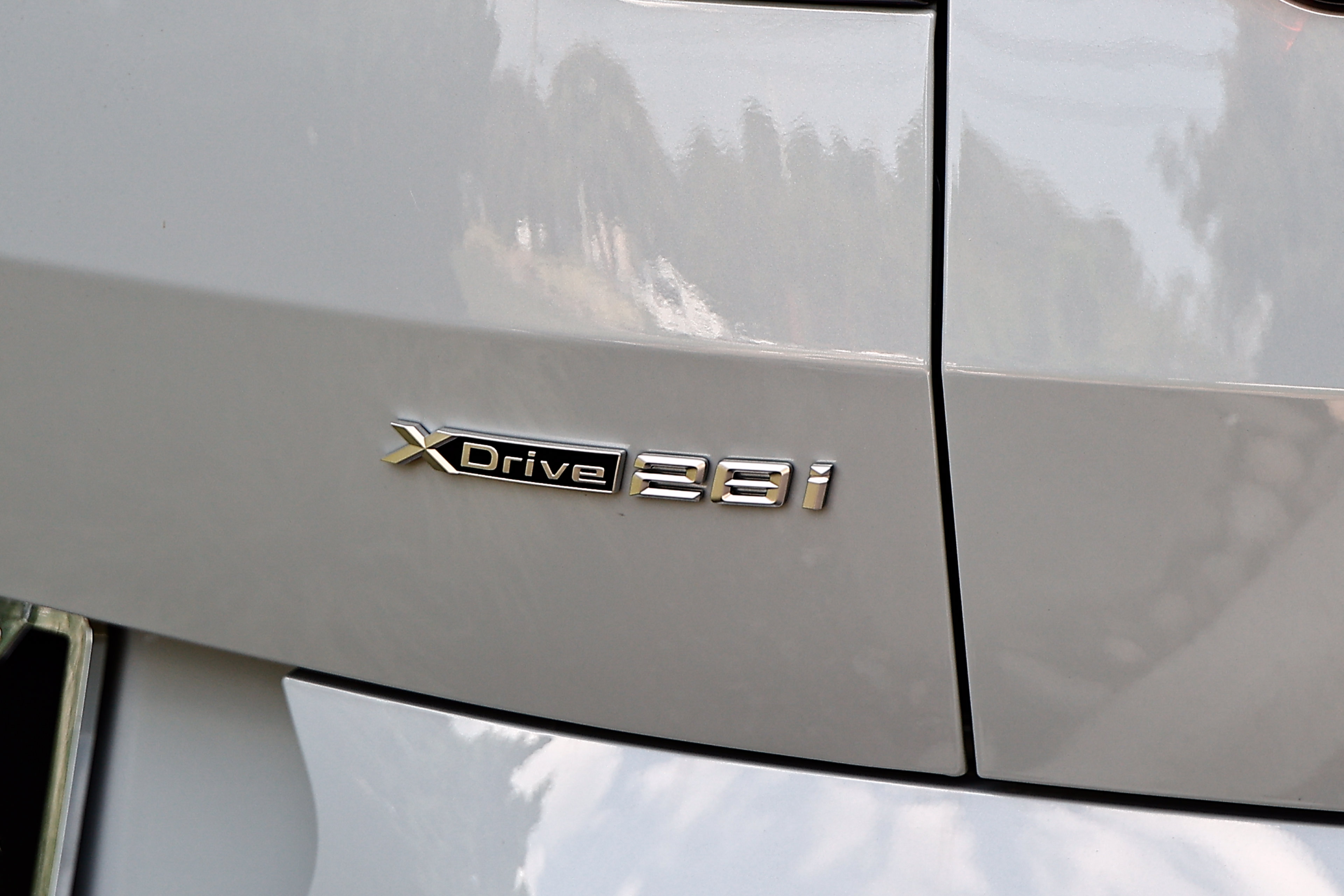 New 2027 BMW X2 xDrive28i AWD/4WD image 12