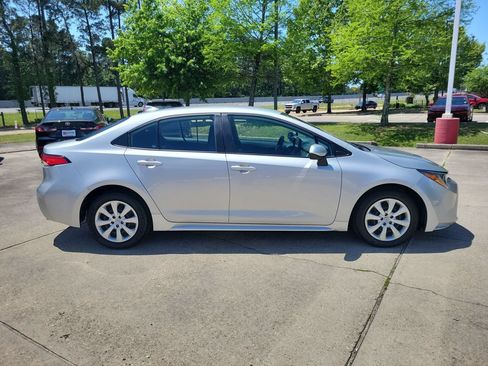 Certified 2024 Toyota Corolla LE FWD image 9
