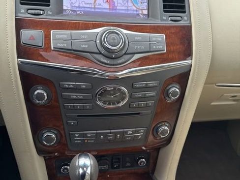 Used 2017 INFINITI QX80 2WD w/ Deluxe Technology Package image 2