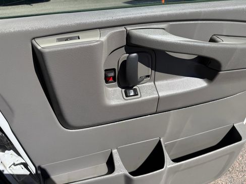 Used 2014 Chevrolet Express 2500 RWD 2500 135 image 17