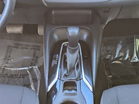 Used 2022 Toyota Corolla LE image 19