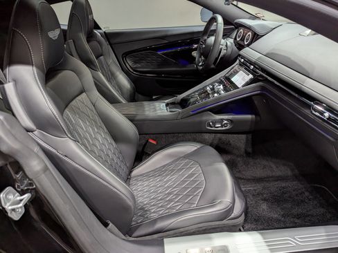 Used 2025 Aston Martin DB12 Coupe image 20