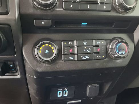 Used 2018 Ford F150 XLT w/ Equipment Group 302A Luxury RWD image 32