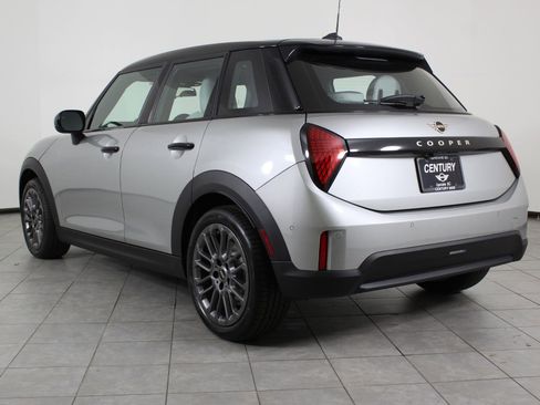 Used 2026 MINI Cooper 4-Door Hardtop FWD image 3