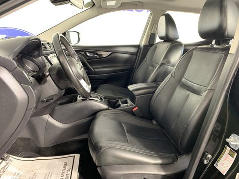 Used 2017 Nissan Rogue Sport SL w/ SL Premium Package FWD image 14