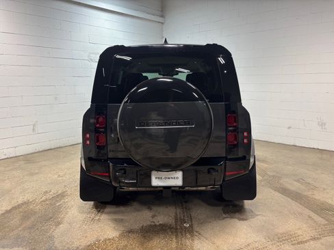 Used 2024 Land Rover Defender 110 X-Dynamic SE AWD/4WD image 8