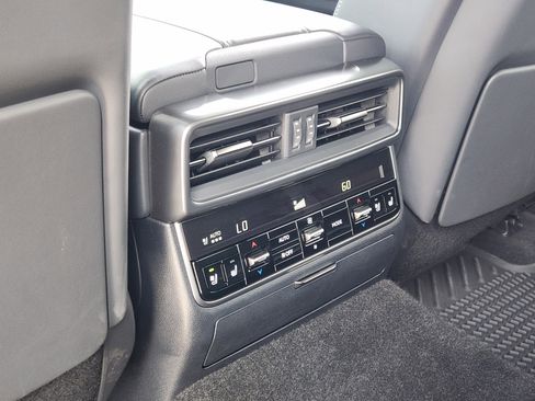 Certified 2025 Lexus LX 700h Luxury image 36