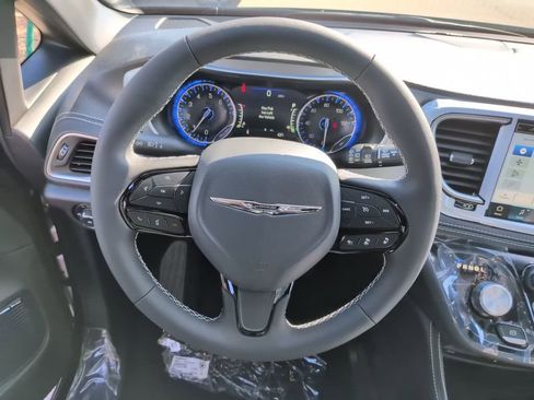 New 2026 Chrysler Pacifica Limited image 24