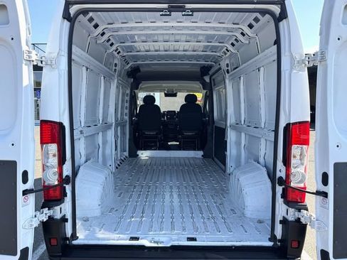 Used 2023 RAM ProMaster 2500 w/ Safety Group (A) FWD image 13