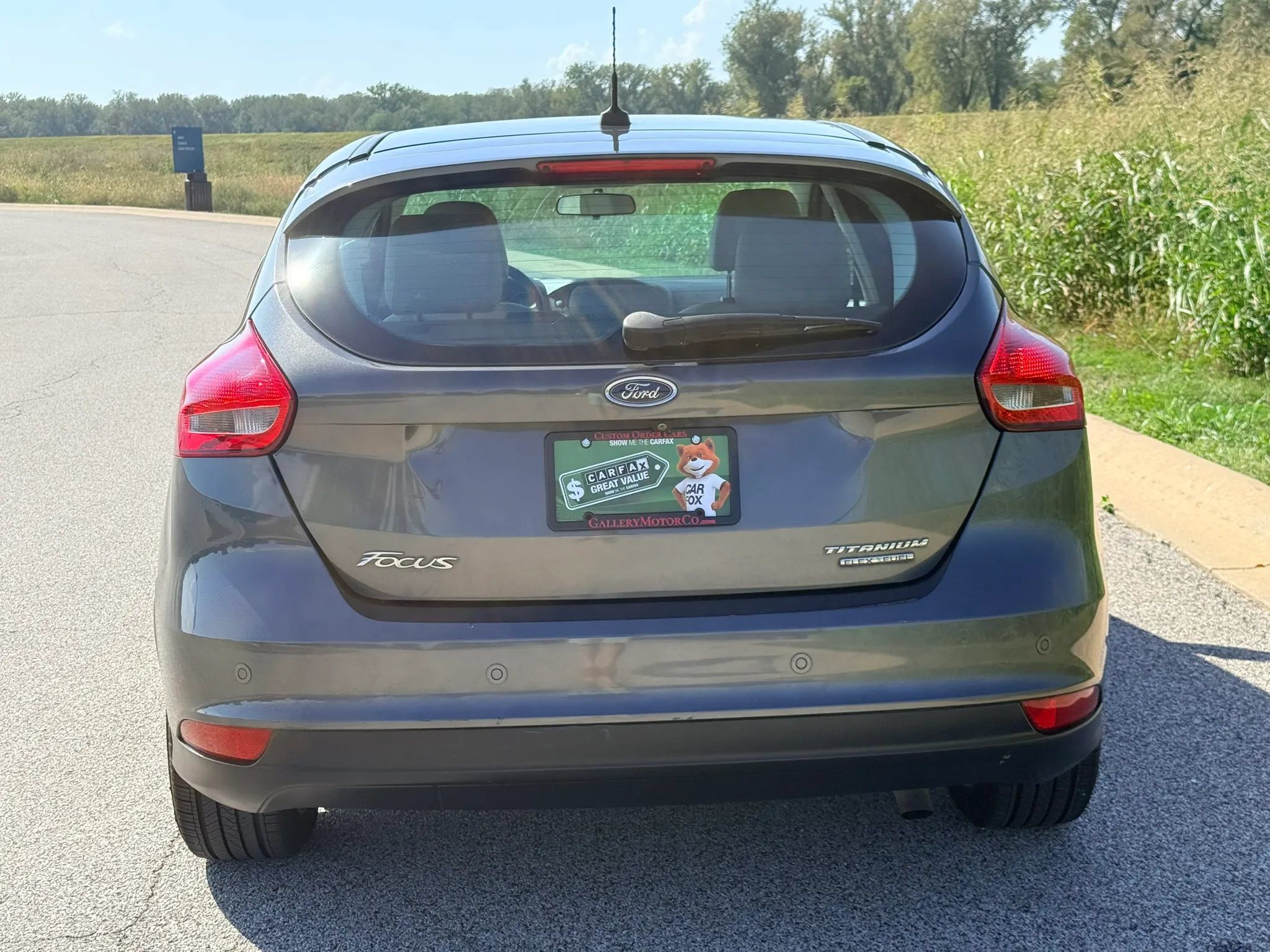 Used 2016 Ford Focus Titanium FWD image 16