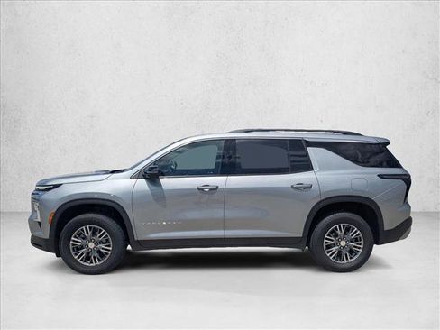 Used 2024 Chevrolet Traverse LT FWD image 9