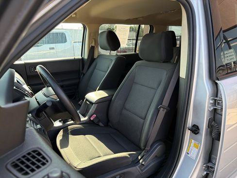Used 2017 Ford Flex SE FWD image 11
