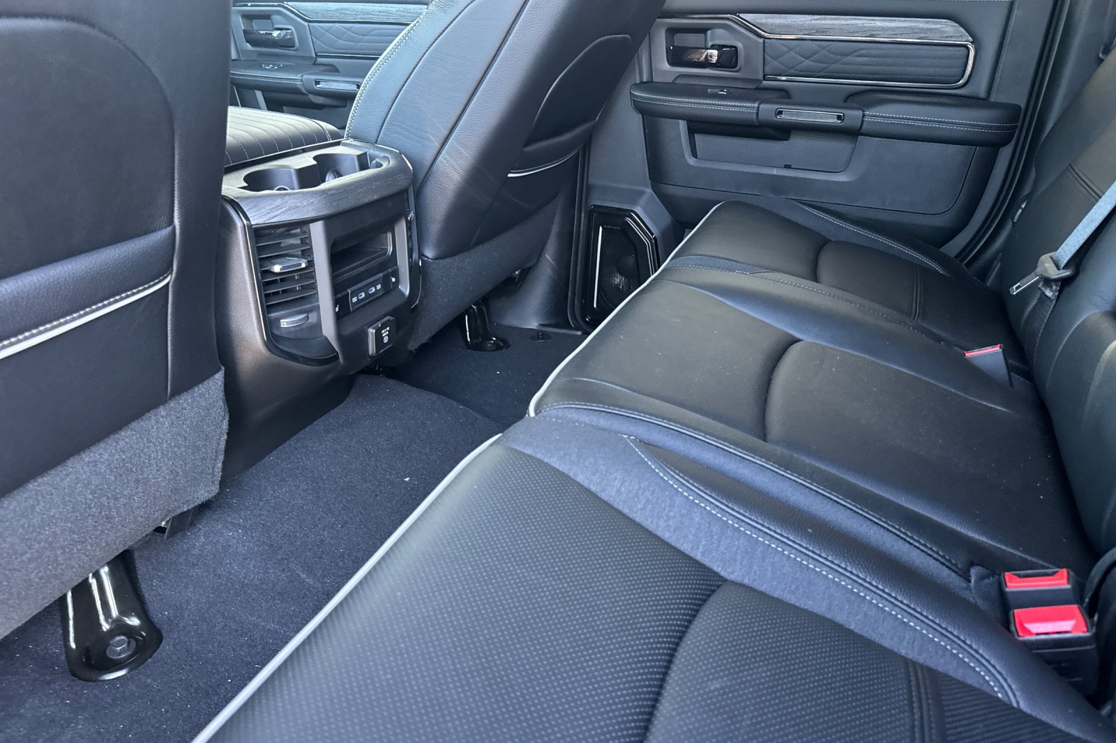 New 2026 RAM 2500 Limited AWD/4WD image 11