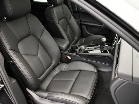 Certified 2025 Porsche Macan Turbo image 50